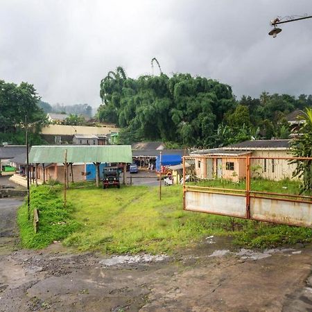 Oyo 1966 Bromo Hill Hotel Probolinggo Eksteriør billede