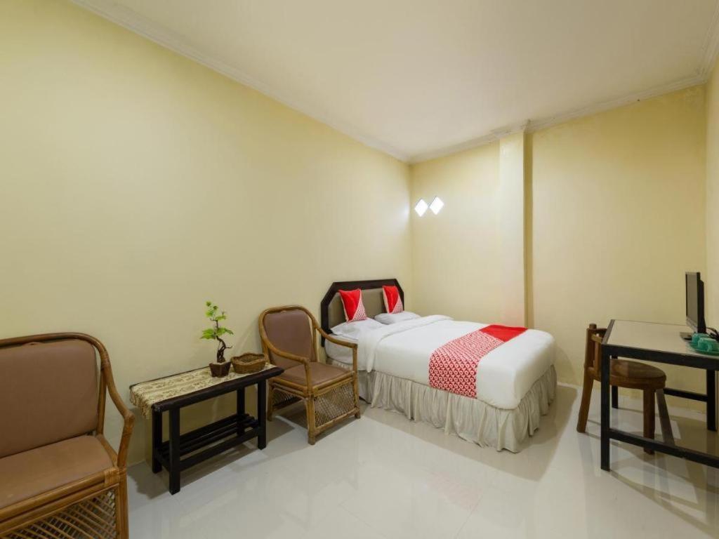Oyo 1966 Bromo Hill Hotel Probolinggo Eksteriør billede