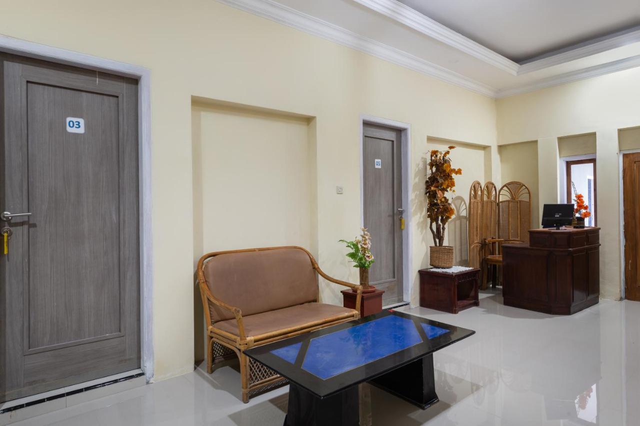 Oyo 1966 Bromo Hill Hotel Probolinggo Eksteriør billede
